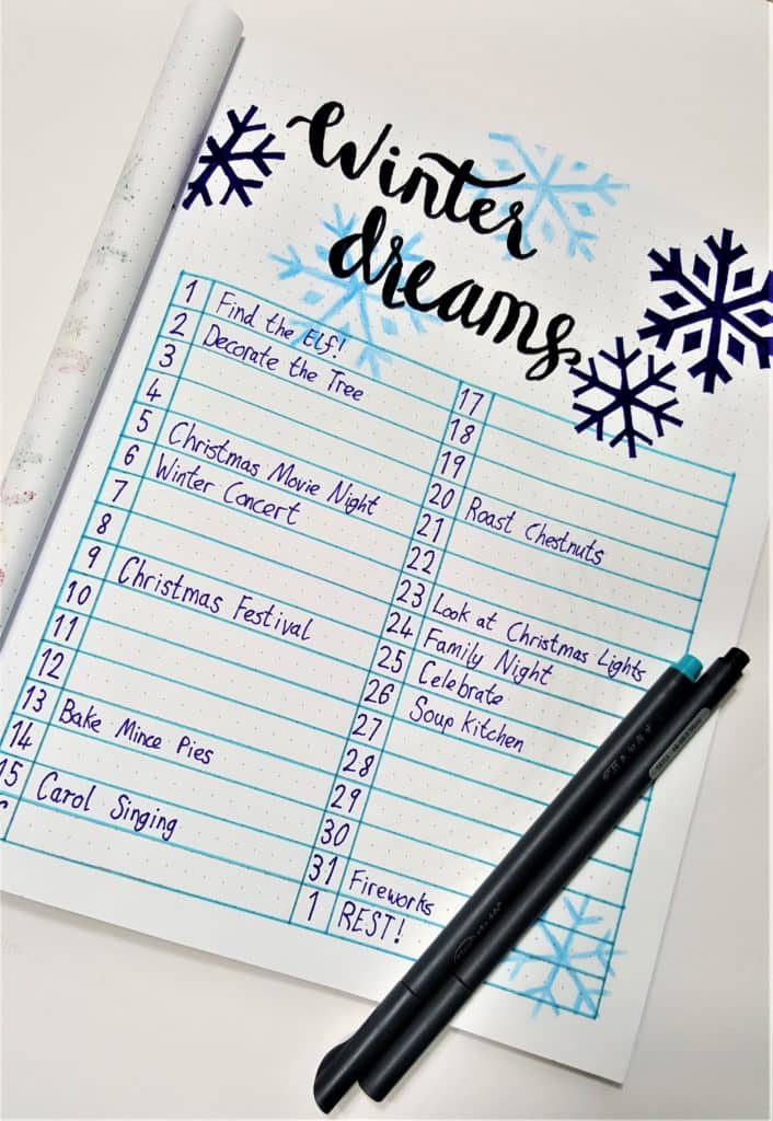 Christmas Bullet Journal | Getting ready for December and the Holiday Season with these useful Christmas BuJo spreads! Keep organized and stay sane this holiday season with Bullet Journals!