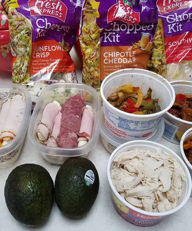 How to Eat Keto on Vacation - Quick & Easy Vacation Meal Plan | And easy way to stick to your ketogenic diet while on vacation. Don't gain weight this vacation! Use this meal plan to stay on track and stay in ketosis, even when away from home.