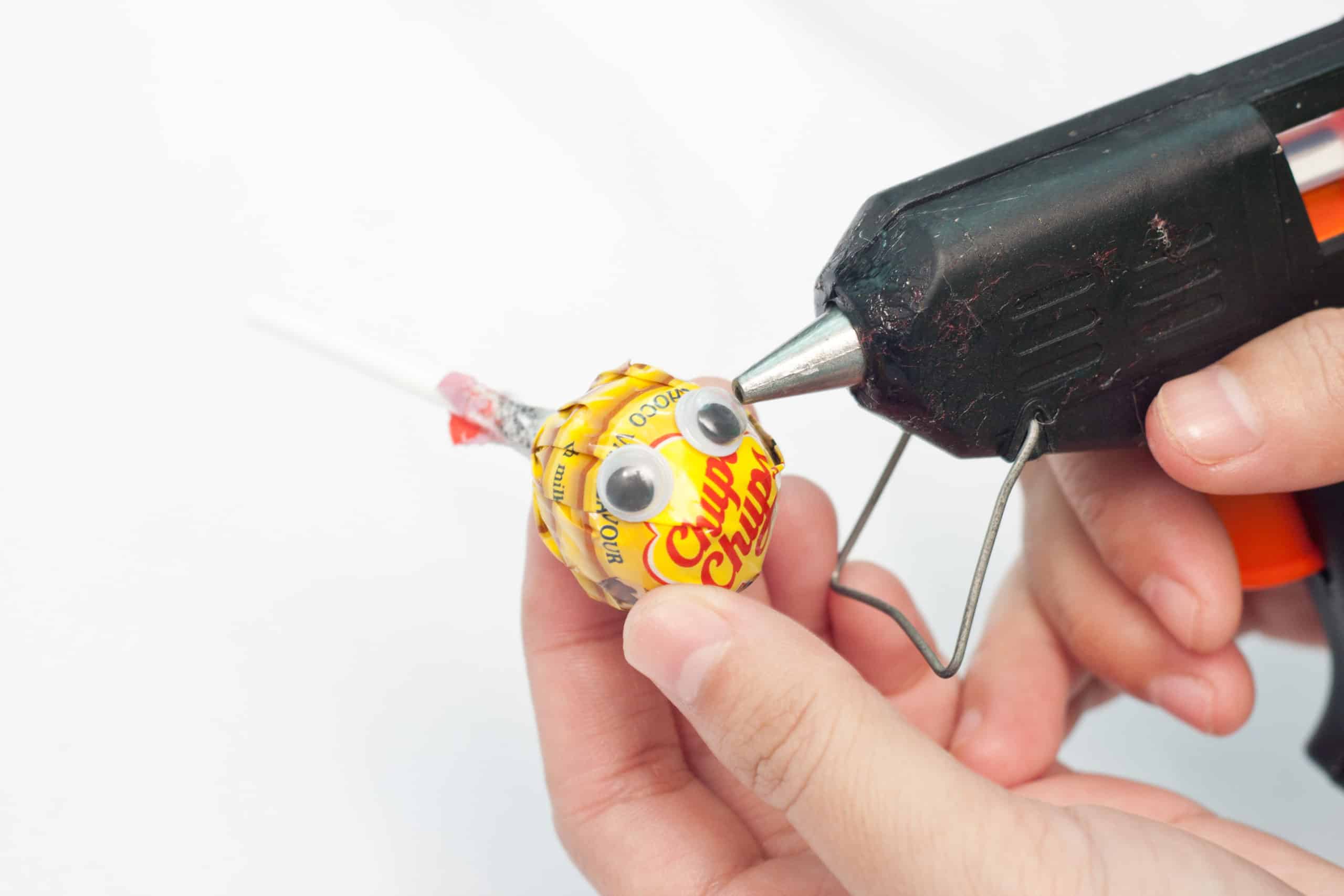 Valentine's Day Craft - Lollipop Love Bug