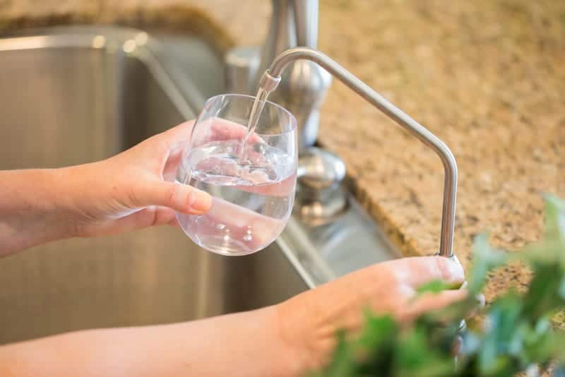 Use a water filter for a more sustainable office