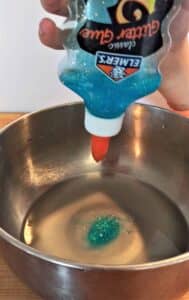 Make Your Own SUPER BOUNCY Glitter Bouncy Balls | This super easy recipe uses just 3 ingredients to make super bouncy balls! Your kids will love this DIY activities. 