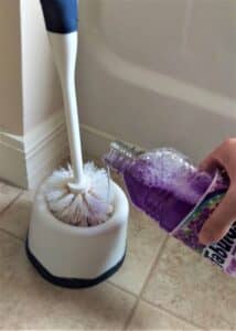 Quick Cleaning Tips - Put cleaner in your toilet brush holder for quick cleaning and a sweet smelling bathroom!