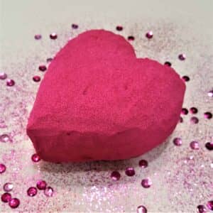 DIY Valentines Squishy | How to make a squishy! Perfect for friend or classmate Valentines presents. Squishies are sooo popular right now - use these instruction for a homemade squishy.